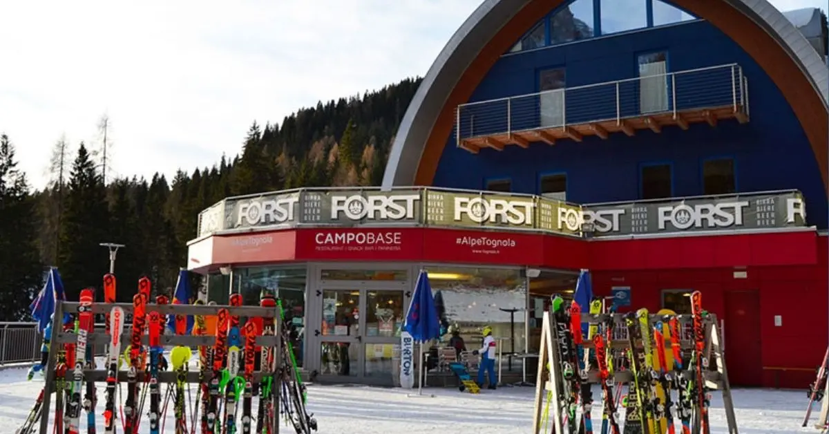 Skidåkning i Alpe Tognola